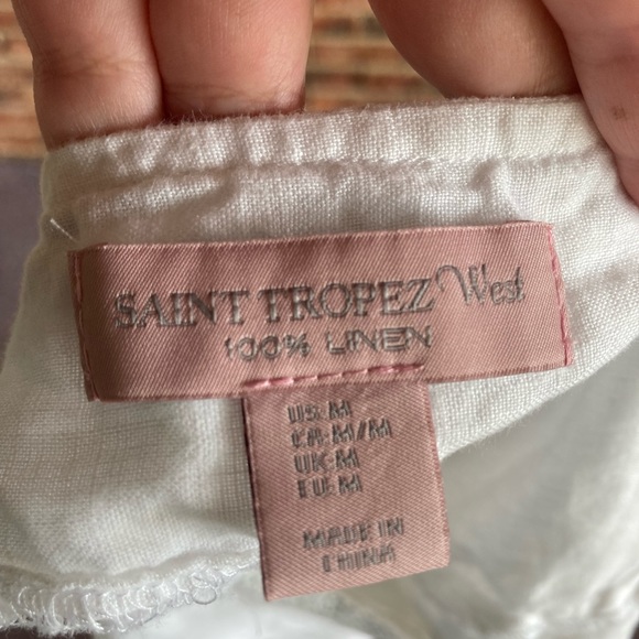 ✨5/$15 { SAINT TROPEZ WEST } White & Silver Linen Top - Picture 7 of 7
